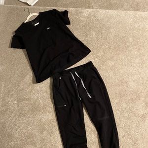 Figs scrub set- black